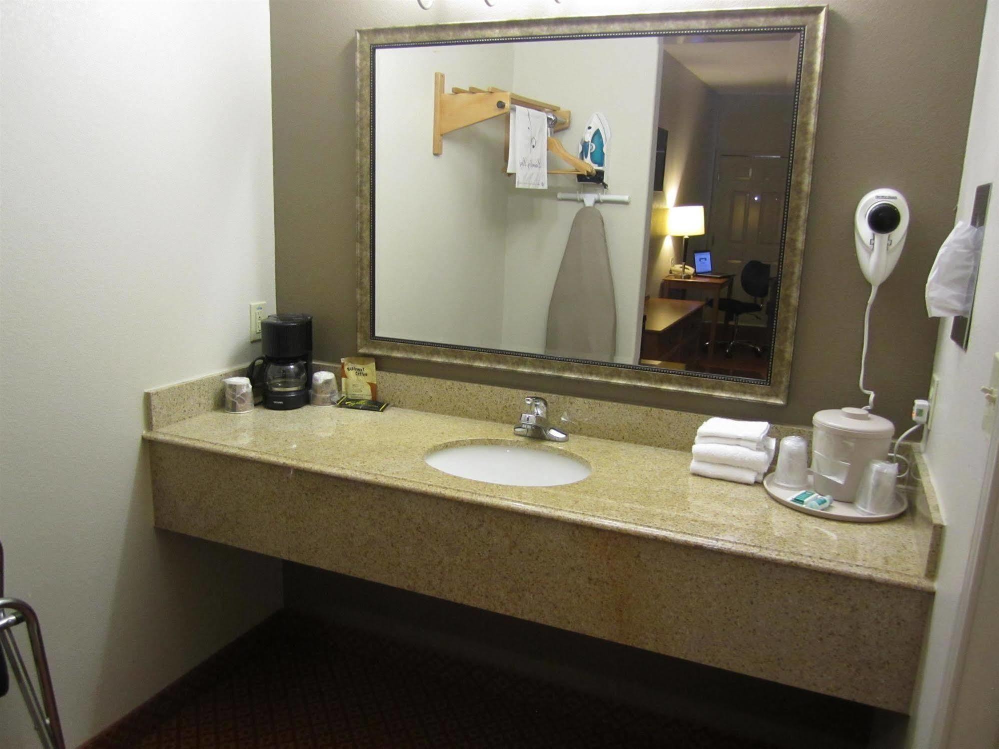 Executive Inn & Suites - Jewett Dış mekan fotoğraf
